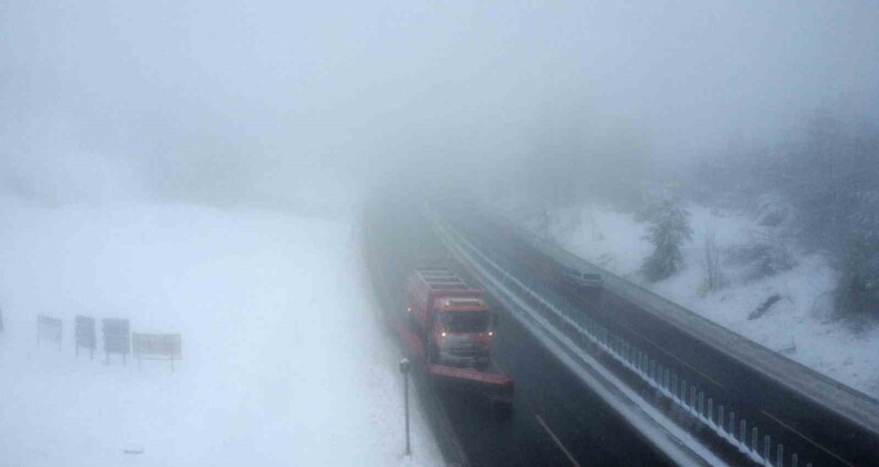 Bolu Dağı’nda sis ve kar etkili oluyor