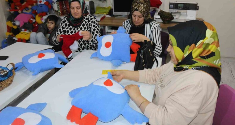 ’Zivzik’ narından esinlenen kadınlar, ürettikleri oyuncaklar ile ev ekonomisine katkı sağlıyor