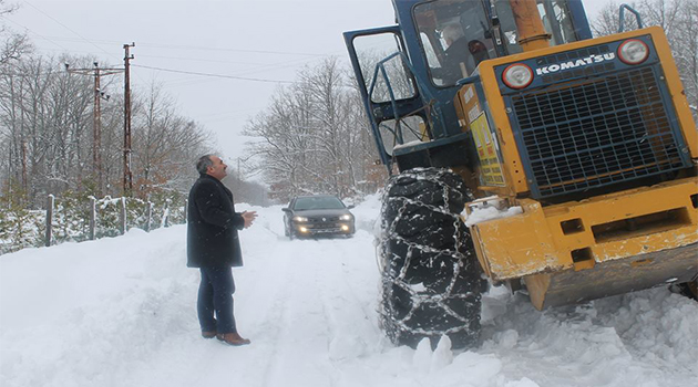 Başkan Yavuz Kar Temizleme Çalışmalarını Yerinde İnceledi.