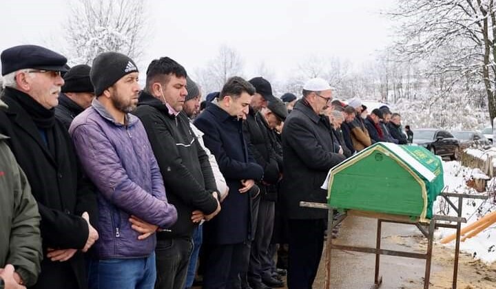 Bilecik Valisi Aygöl, vefat eden muhtarın cenazesine katıldı