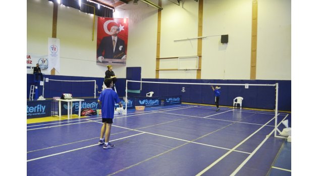 Badminton Analig Grup Karşılaşmaları Başladı