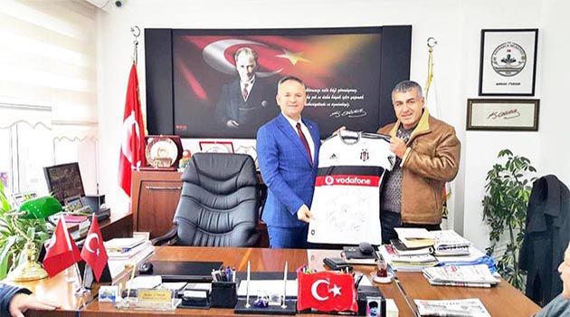 Beşiktaşlılar Derneği Başkan Türker’i Ziyaret Etti