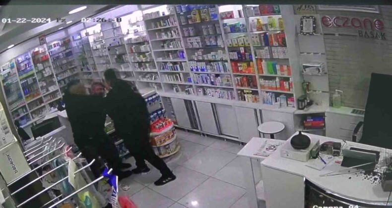 Amasya’da nöbetçi eczanede bıçaklı saldırı: O anlar kamerada