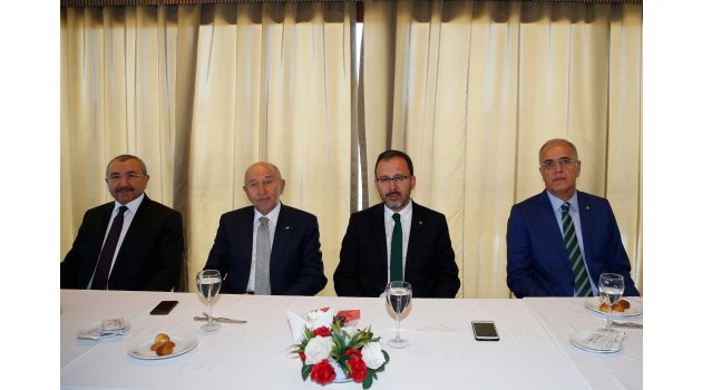 Bakan Kasapoğlu ve Başkan Özdemir, Sesi Görenler'in moral yemeğine katıldı