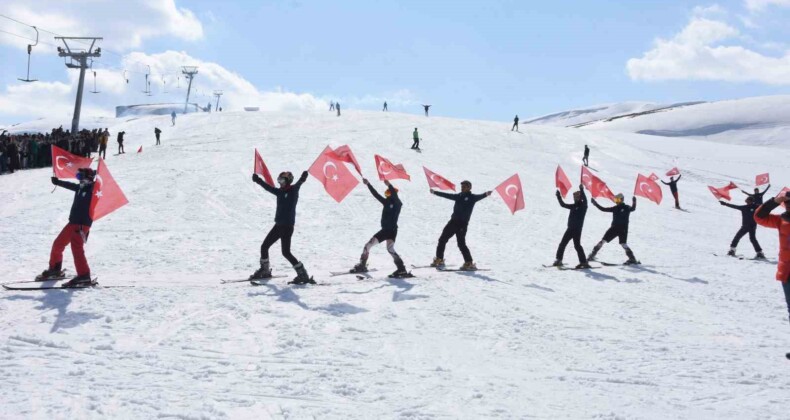 Bitlis Eren Üniversitesinde kar festivali düzenlendi